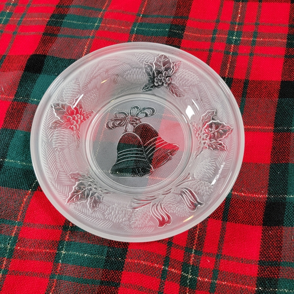Celebrations 8" Frosted Seasons Greetings Glass Plate